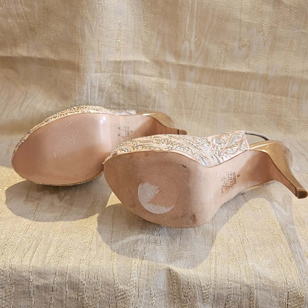 Embroidered Gold and Beige Beaded stilettos. Open Toe. Size 6 - Picture 7 of 13